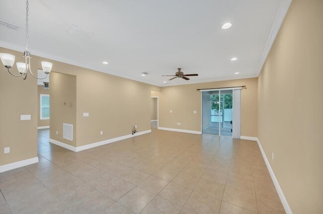 Building Photo - 5335 NW Wisk Fern Cir