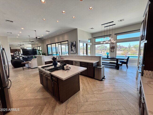 Building Photo - 7637 E Tasman Cir