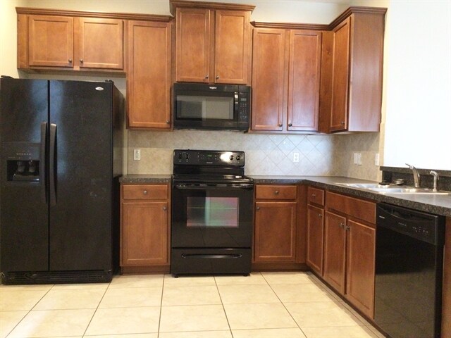 Building Photo - 607 Arbor Pointe Ave