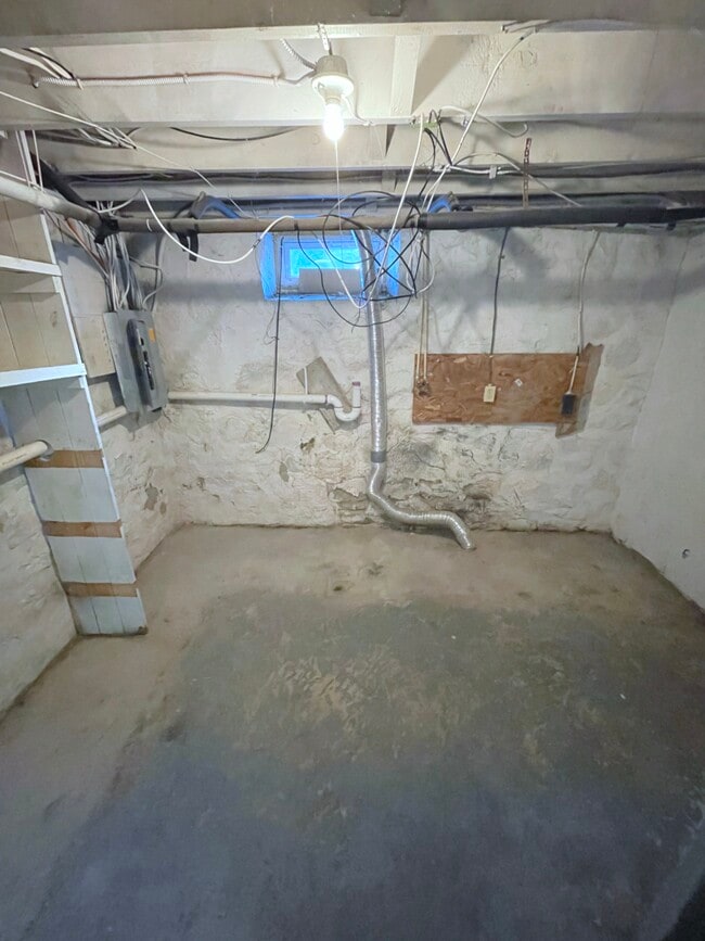 Laundry Room (Basement) - 171 Beechwood Ave