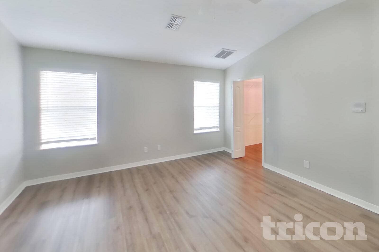Building Photo - 16651 Midsummer Ln