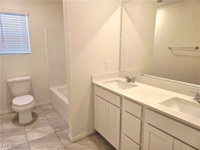 Building Photo - 2406 Bellinzona Pl