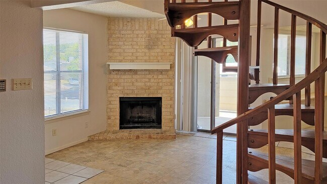 Building Photo - 2500 Burleson Rd