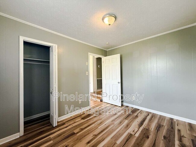 Building Photo - 6151 Wynnwood Dr