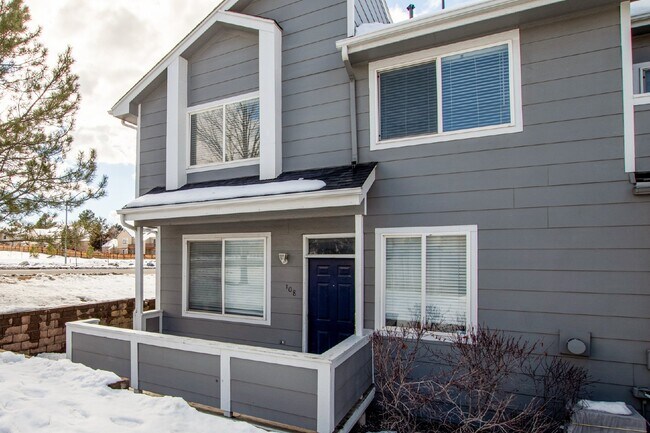 Building Photo - Spacious open plan three bed two bath townhome for rent