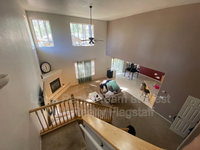 Building Photo - 381 W Cattle Drive Trail