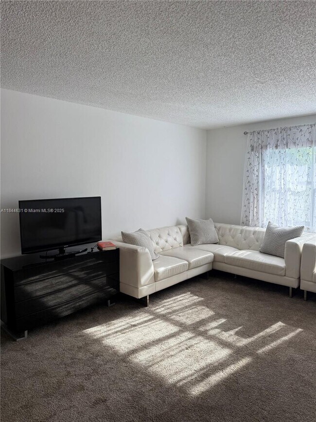 Building Photo - 2225 Monroe St