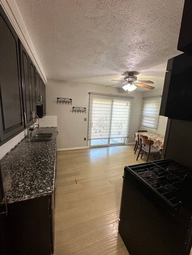 Building Photo - 972 Cardwell St