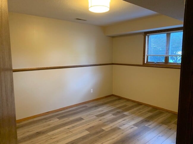 Building Photo - Nice 4 Bedroom 2 Bathroom house in Hudson