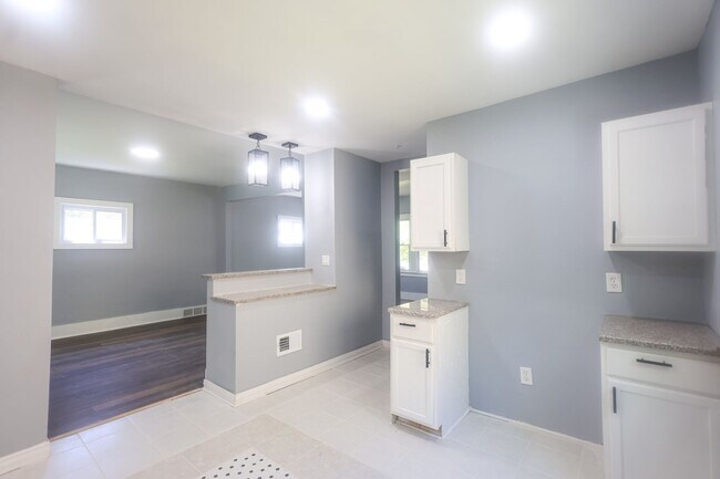Building Photo - 3529 E 106th St
