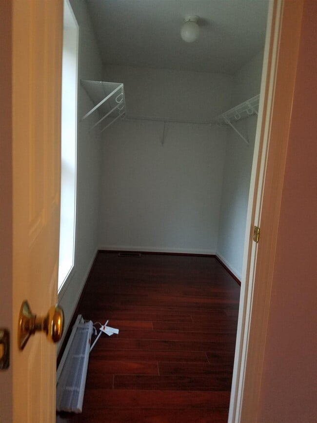 Building Photo - 122 Barbara Ln