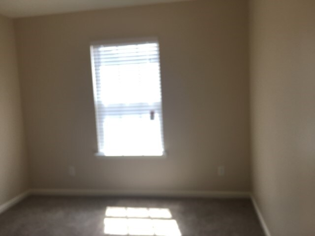 Building Photo - 298 Willow Point Cir