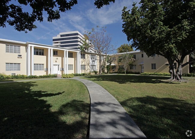 Exterior Photo - Salzedo Apartments