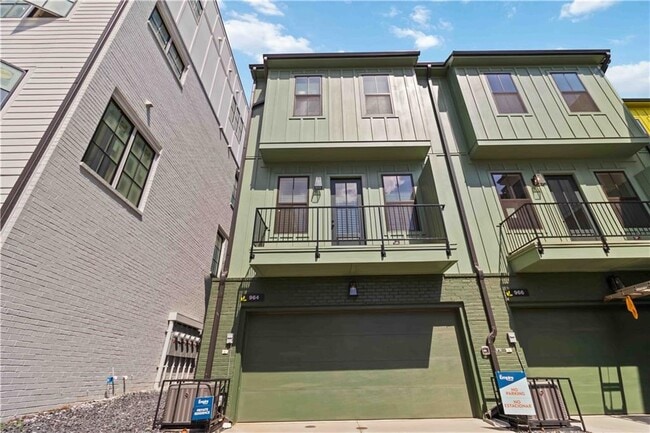 Building Photo - 964 N Circle Dr NW