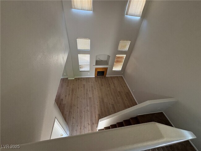 Building Photo - 7920 Hornbeam Ct