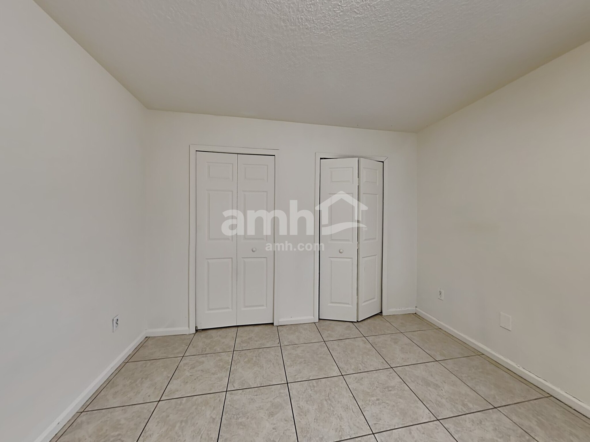 Building Photo - 1009 SW Alcantarra Blvd