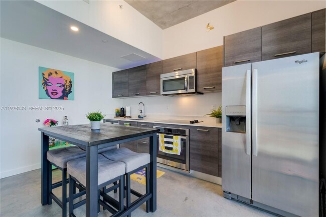 Building Photo - 151 SE 1st St