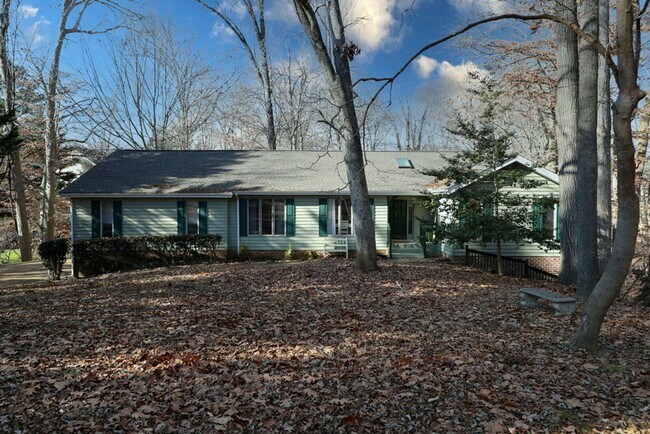 Building Photo - Luxury Kingsmill Treehouse Retreat | 7BR Custom Home with Private Suite