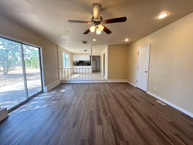 Building Photo - Corner Lot Home w/ Giant Yards, Covered Patio & Minutes to Boise Spectrum Center!