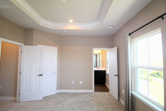 Building Photo - 4489 Drysdale St