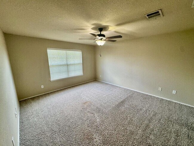 Building Photo - 398 Paddington Dr