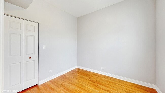 Building Photo - 1422 S Avers Ave