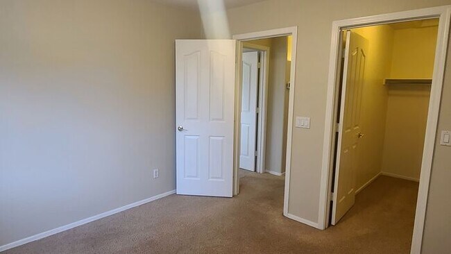 Building Photo - 5-bedroom in the heart of Gilbert