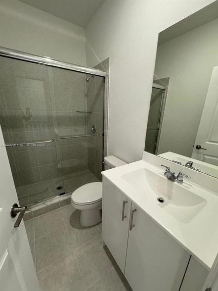 Building Photo - 635 SE 13th St Cir