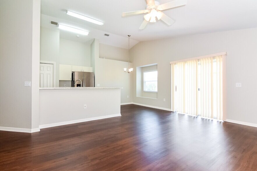 Building Photo - 13610 Ogakor Dr