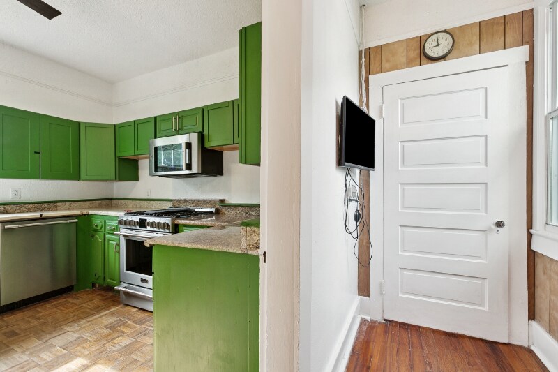 Building Photo - 1617 Duels St