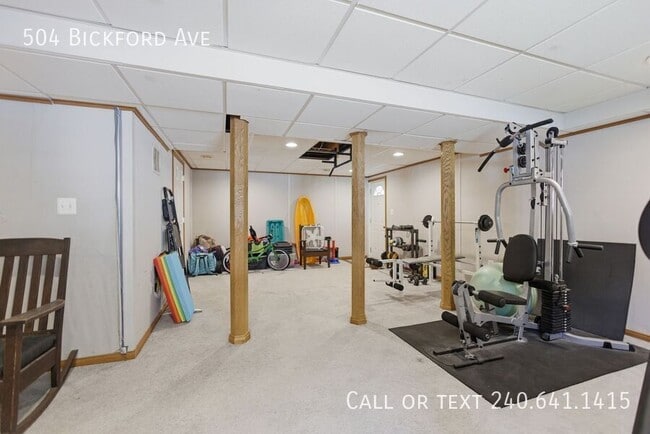 Building Photo - 504 Bickford Ave