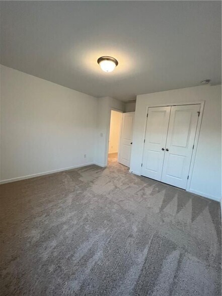 Building Photo - 6075 Handley Dr