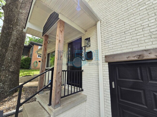 Building Photo - Updated Midtown is a MUST see!