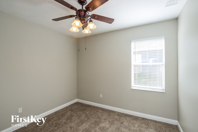 Building Photo - 1420 Bridgeport Cir