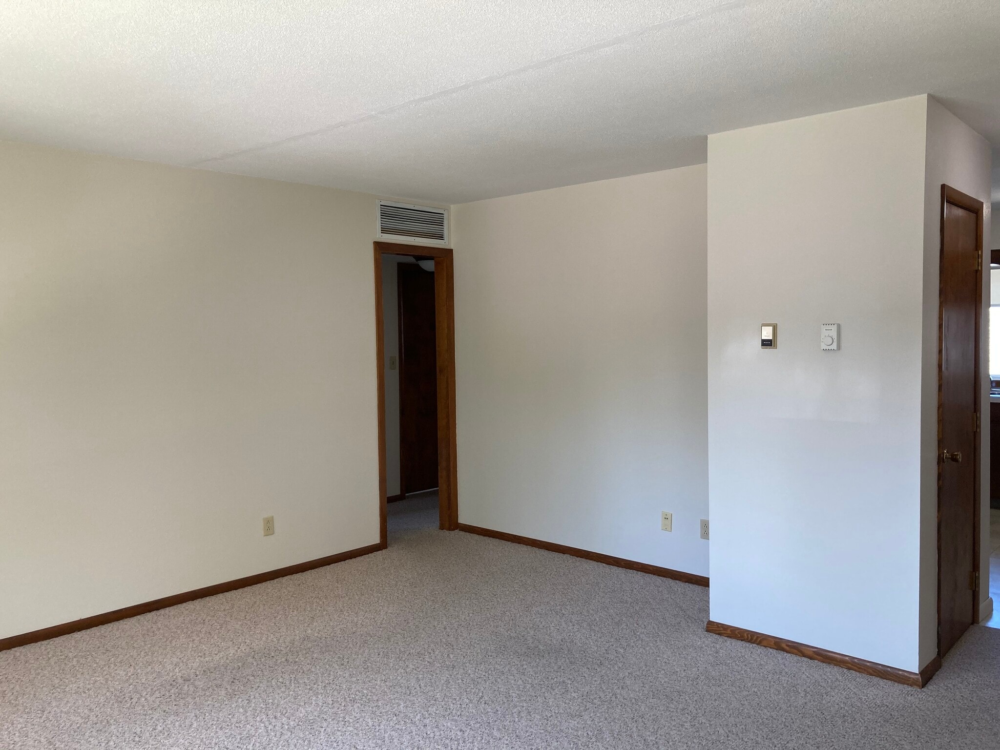 Living Room - 425 6th Ave NW