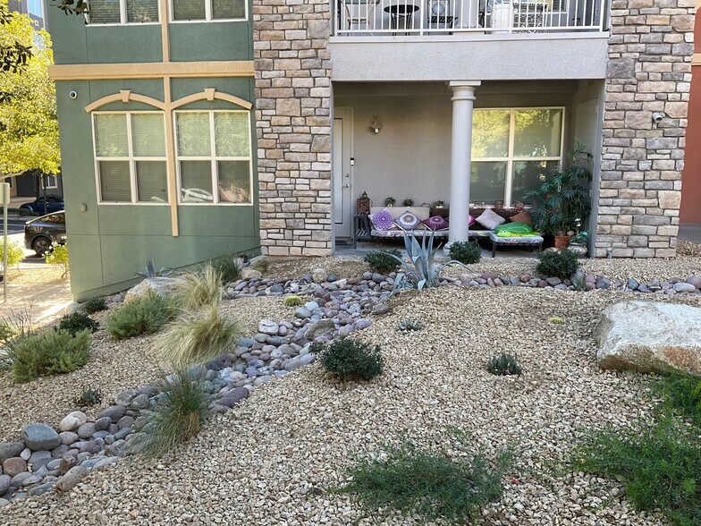 Building Photo - 38 E Serene Ave