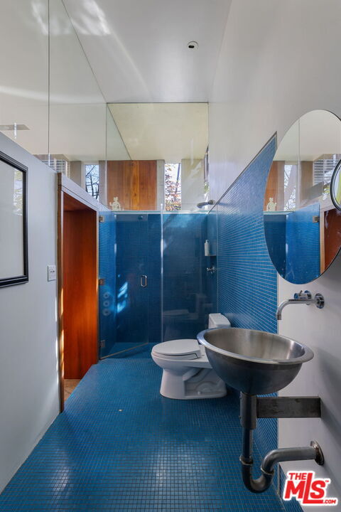 Building Photo - 615 Woodlawn Ave