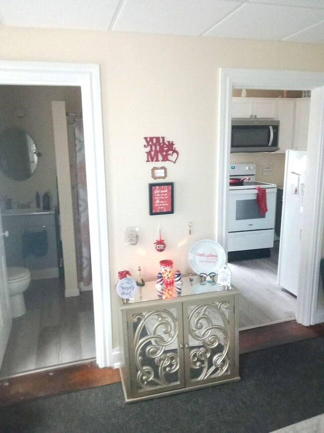 Building Photo - OTB 9/30/25 - 5-7 W North St