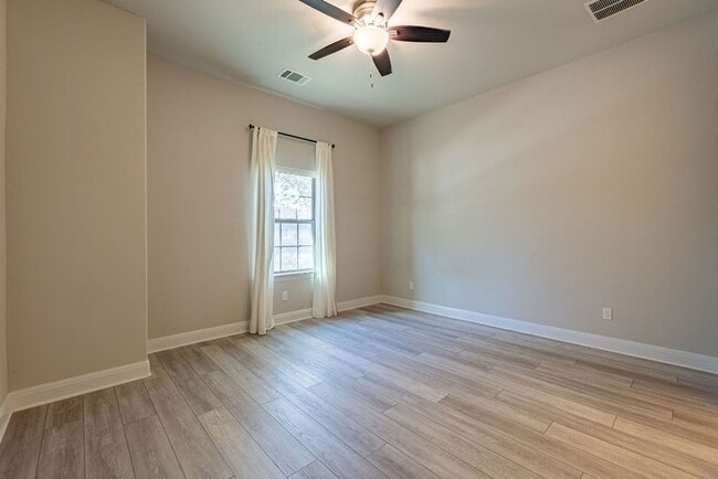 Building Photo - Find your Georgetown Dream at this Beautiful 3-Bedroom 2.5-Bathroom House!!!!