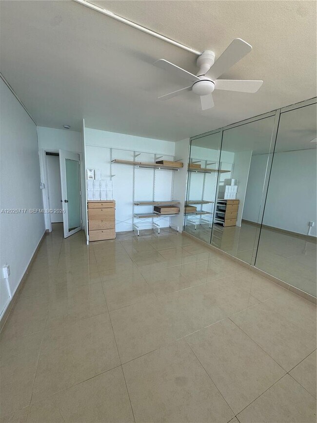 Building Photo - 10281 E Bay Harbor Dr