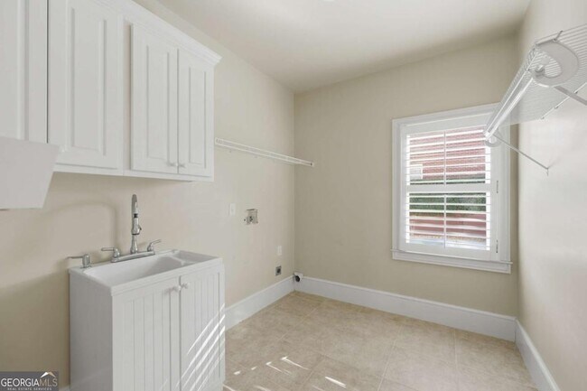 Building Photo - 179 Grandmar Chase