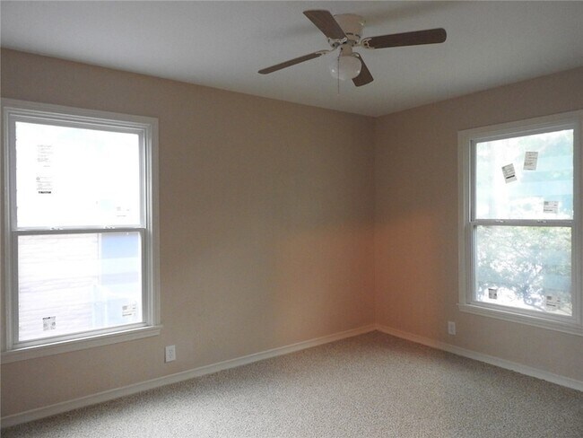 Building Photo - 3226 San Medina Ave