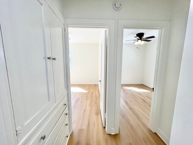 Building Photo - Charming Belmont Shore Bungalow close to 2...