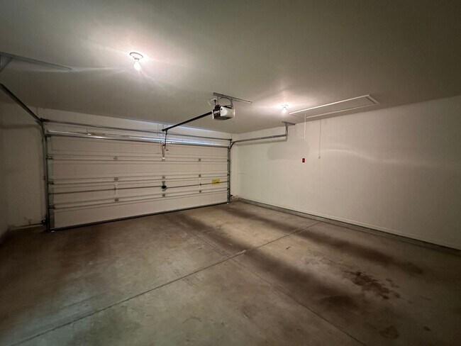 Building Photo - Call Amanda Tate at (757)289-6810 for more information