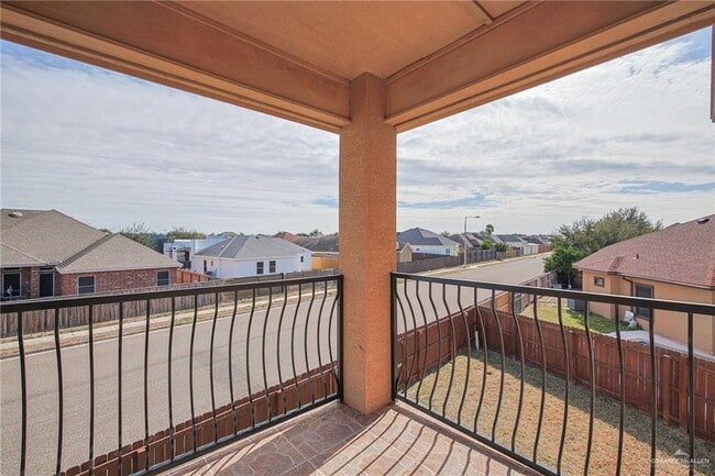 Building Photo - 30 S 48th Ln