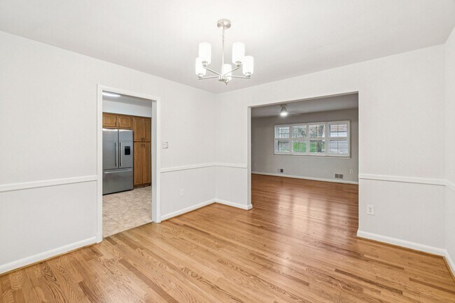 Building Photo - Charming 4BR/2BA Home for Rent in McLean!