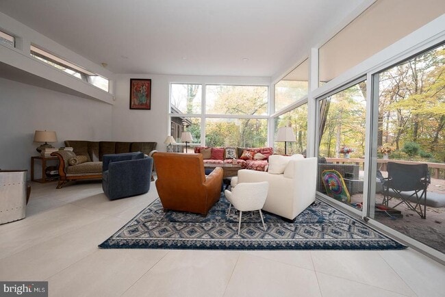 Building Photo - 39 Fairview Rd