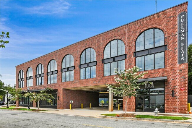 Building Photo - 112 Rogers St NE