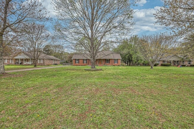 Building Photo - 5020 Old Salem Rd