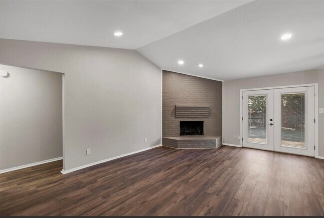 Building Photo - 1300 Timbercrest Dr